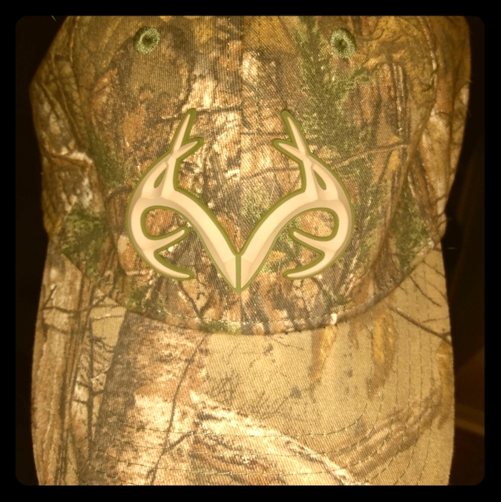 Real tree camo hat XL